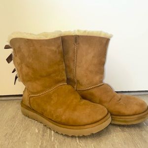 Ugg Bailey Bow II - Color: Chestnut